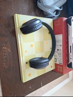 heyday Black On-Ear Headphones